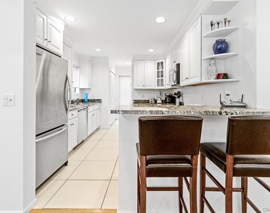 34 Park Circle - Photo Thumbnail 2