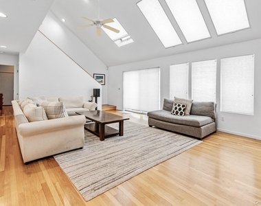 34 Park Circle - Photo Thumbnail 7