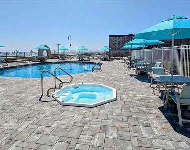 360 Shore Road - Photo Thumbnail 11