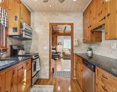 1850 Sterling Road - Photo Thumbnail 18