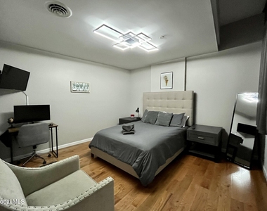 37 Maiden Lane - Photo Thumbnail 11