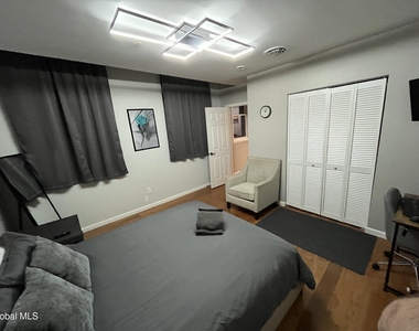 37 Maiden Lane - Photo Thumbnail 13