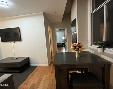 37 Maiden Lane - Photo Thumbnail 9