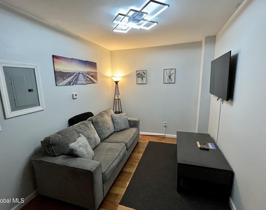 37 Maiden Lane - Photo Thumbnail 8