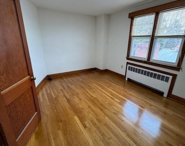 232 Bryan Place - Photo Thumbnail 8