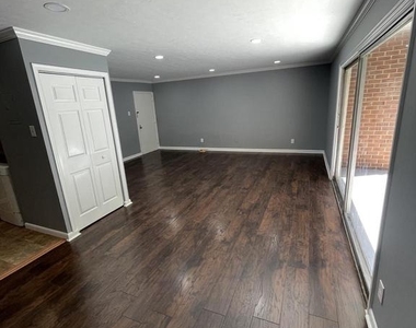2309 Olson Street - Photo Thumbnail 2