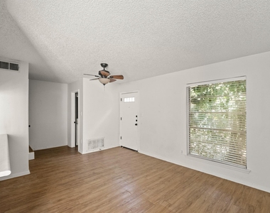 3507 Alpine Cir - Photo Thumbnail 1