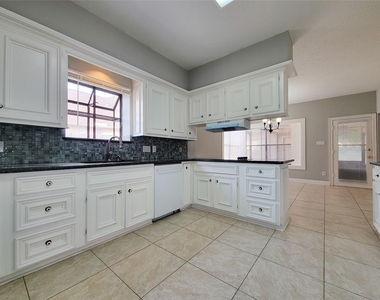 11614 Taos Lane - Photo Thumbnail 12