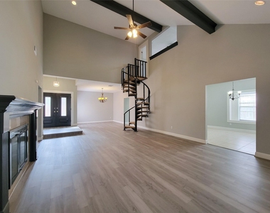 11614 Taos Lane - Photo Thumbnail 8