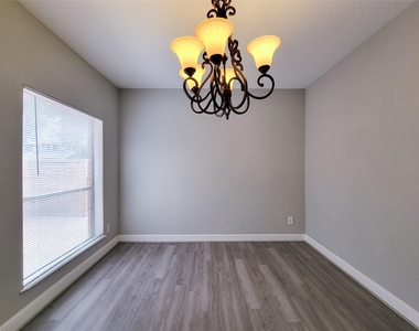 11614 Taos Lane - Photo Thumbnail 3