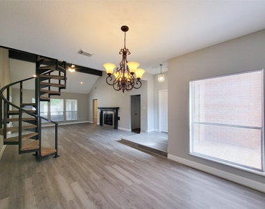 11614 Taos Lane - Photo Thumbnail 4