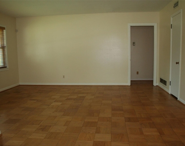 7518 El Rancho Street - Photo Thumbnail 3