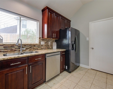 14802 Newton Falls Lane - Photo Thumbnail 4