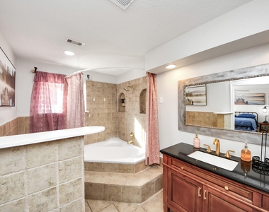 15715 Creekhaven Drive - Photo Thumbnail 18