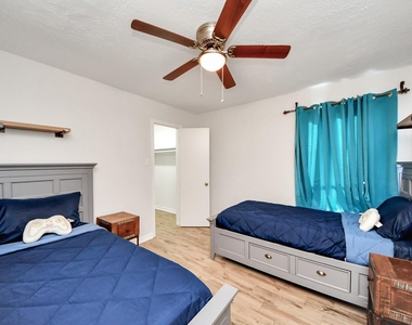 15715 Creekhaven Drive - Photo Thumbnail 11