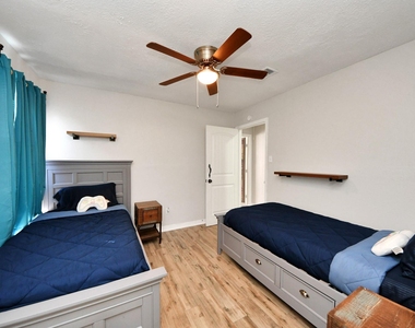 15715 Creekhaven Drive - Photo Thumbnail 10