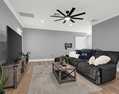 3513 Omega Street - Photo Thumbnail 5