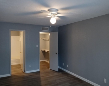 9700 Leawood Boulevard - Photo Thumbnail 10