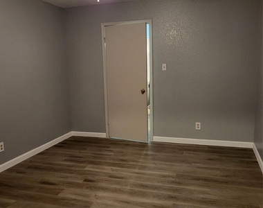 9700 Leawood Boulevard - Photo Thumbnail 5