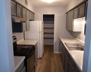 9700 Leawood Boulevard - Photo Thumbnail 18
