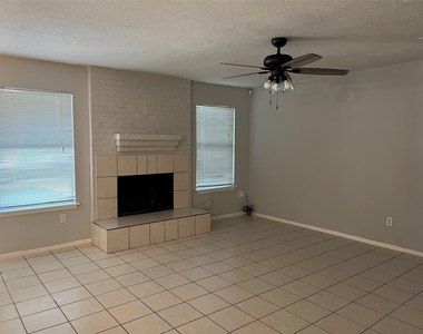 402 Oak Harbor Drive - Photo Thumbnail 18