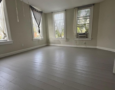 2121 Avenue K - Photo Thumbnail 4