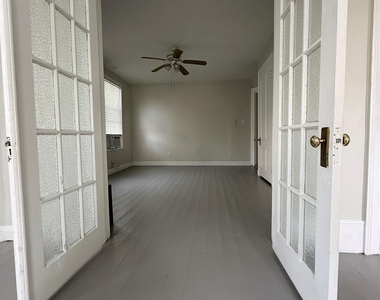 2121 Avenue K - Photo Thumbnail 7