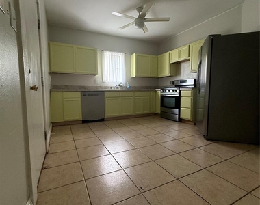 2121 Avenue K - Photo Thumbnail 11