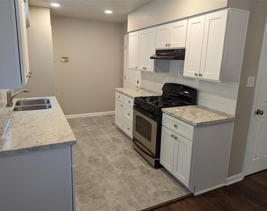 5622 Elmlawn Drive - Photo Thumbnail 3