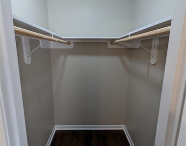 5622 Elmlawn Drive - Photo Thumbnail 11