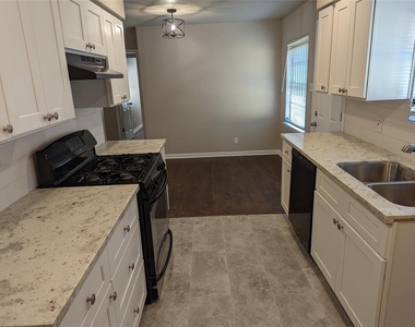 5622 Elmlawn Drive - Photo Thumbnail 4