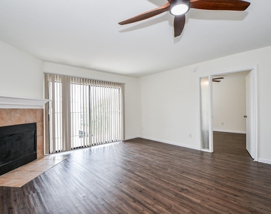 2824 S Bartell Drive - Photo Thumbnail 6