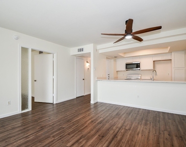 2824 S Bartell Drive - Photo Thumbnail 3