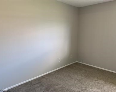309 Sw 3rd Place - Photo Thumbnail 16