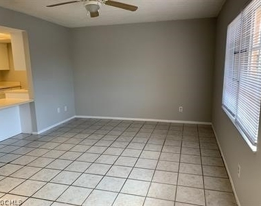 309 Sw 3rd Place - Photo Thumbnail 5