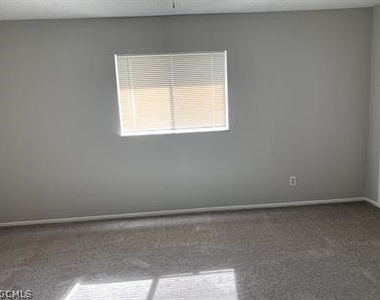 309 Sw 3rd Place - Photo Thumbnail 15