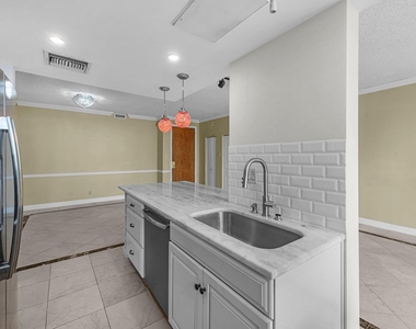 5150 Hidalgo Street - Photo Thumbnail 12