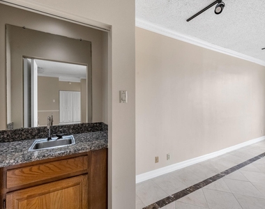 5150 Hidalgo Street - Photo Thumbnail 9
