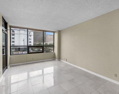 5150 Hidalgo Street - Photo Thumbnail 15