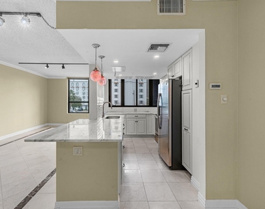 5150 Hidalgo Street - Photo Thumbnail 10