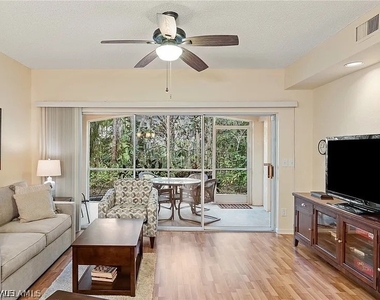 1096 Woodshire Lane - Photo Thumbnail 5