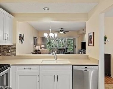 1096 Woodshire Lane - Photo Thumbnail 4