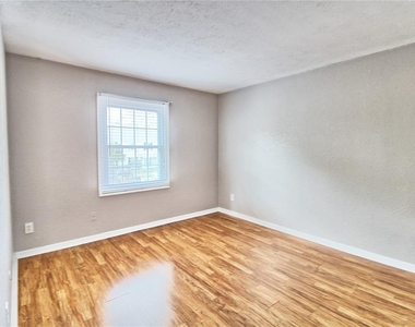 13760 Orange Sunset Drive - Photo Thumbnail 8