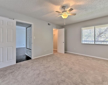 13403 Arbor Pointe Circle - Photo Thumbnail 18