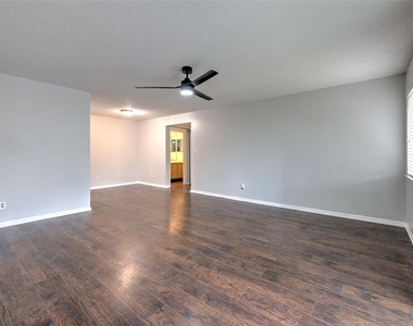 13403 Arbor Pointe Circle - Photo Thumbnail 3