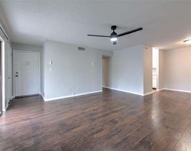 13403 Arbor Pointe Circle - Photo Thumbnail 4