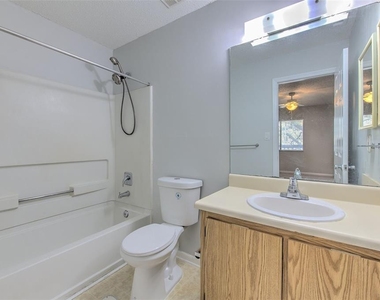 13403 Arbor Pointe Circle - Photo Thumbnail 22
