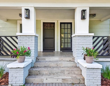 809 E Baker Street - Photo Thumbnail 2