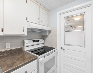 4948 Getner Street - Photo Thumbnail 9