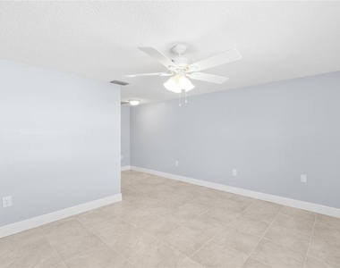 4948 Getner Street - Photo Thumbnail 5